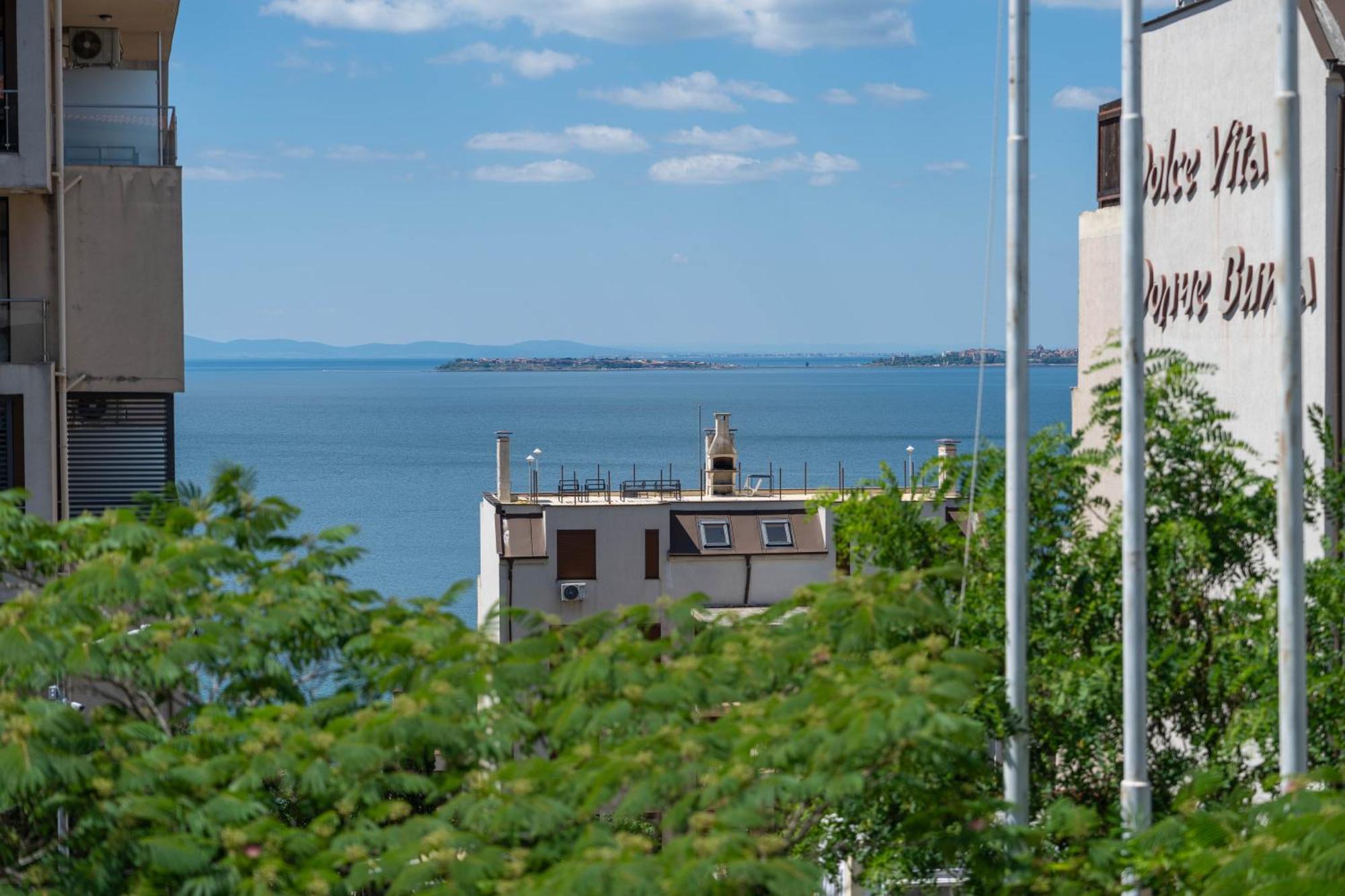 Hotel Sea Vista Sveti Vlas Exteriör bild