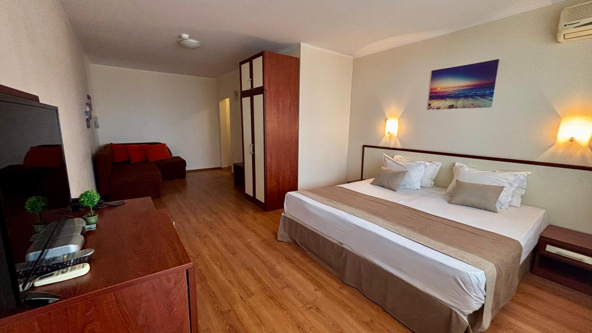 Hotel Sea Vista Sveti Vlas Exteriör bild