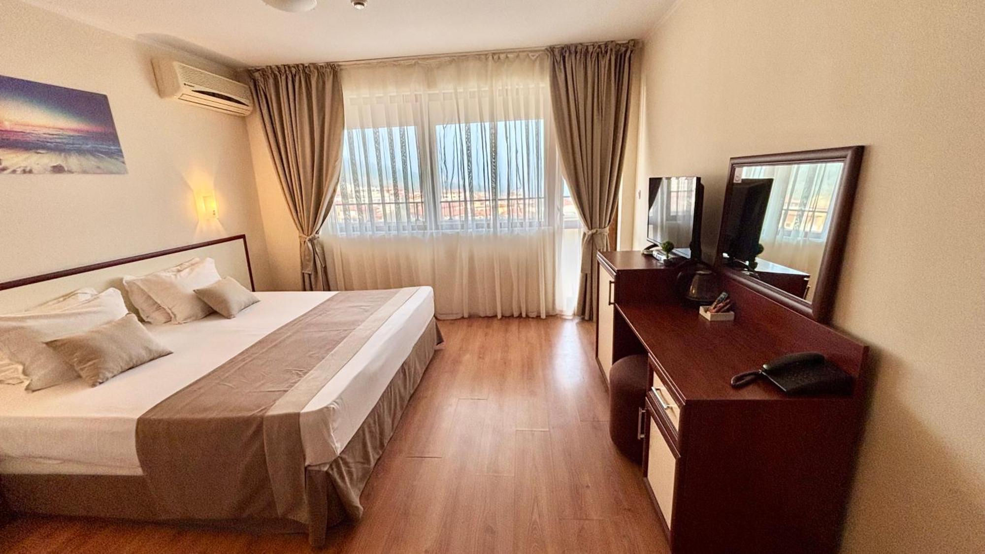 Hotel Sea Vista Sveti Vlas Exteriör bild