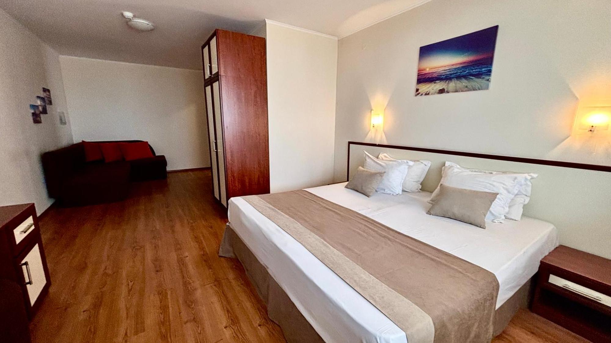 Hotel Sea Vista Sveti Vlas Exteriör bild